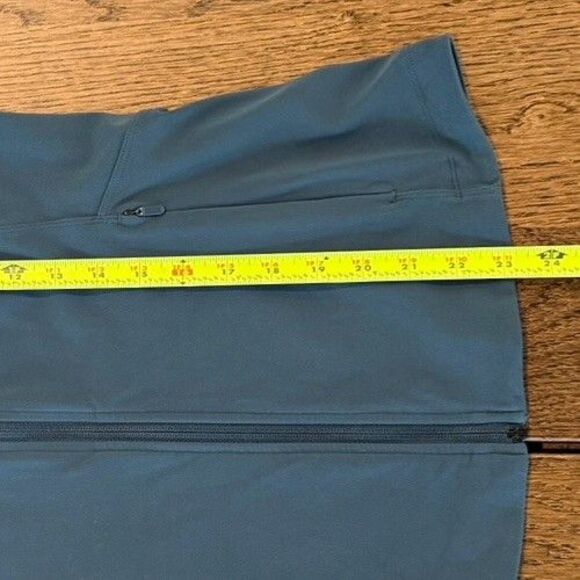 Athleta Salutation Jacket Women’s Size M Skylark Blue Zip Pockets Thumbholes - Picture 12 of 12